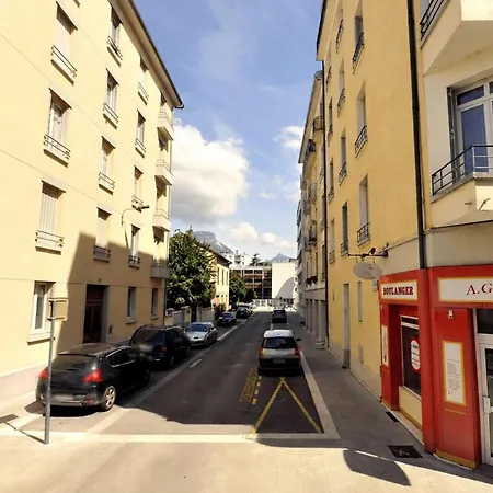 Bevi - Moderne Equipe • 2 Pers • Centre • Tram A Pied Appartement